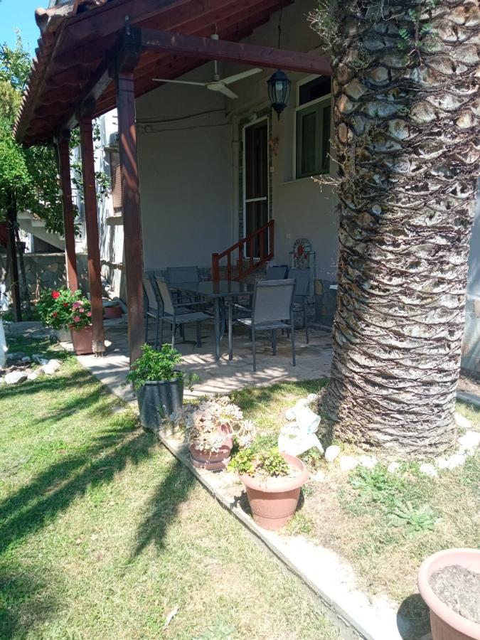 Apartamento Sofia'S Garden Néa Péramos Exterior foto