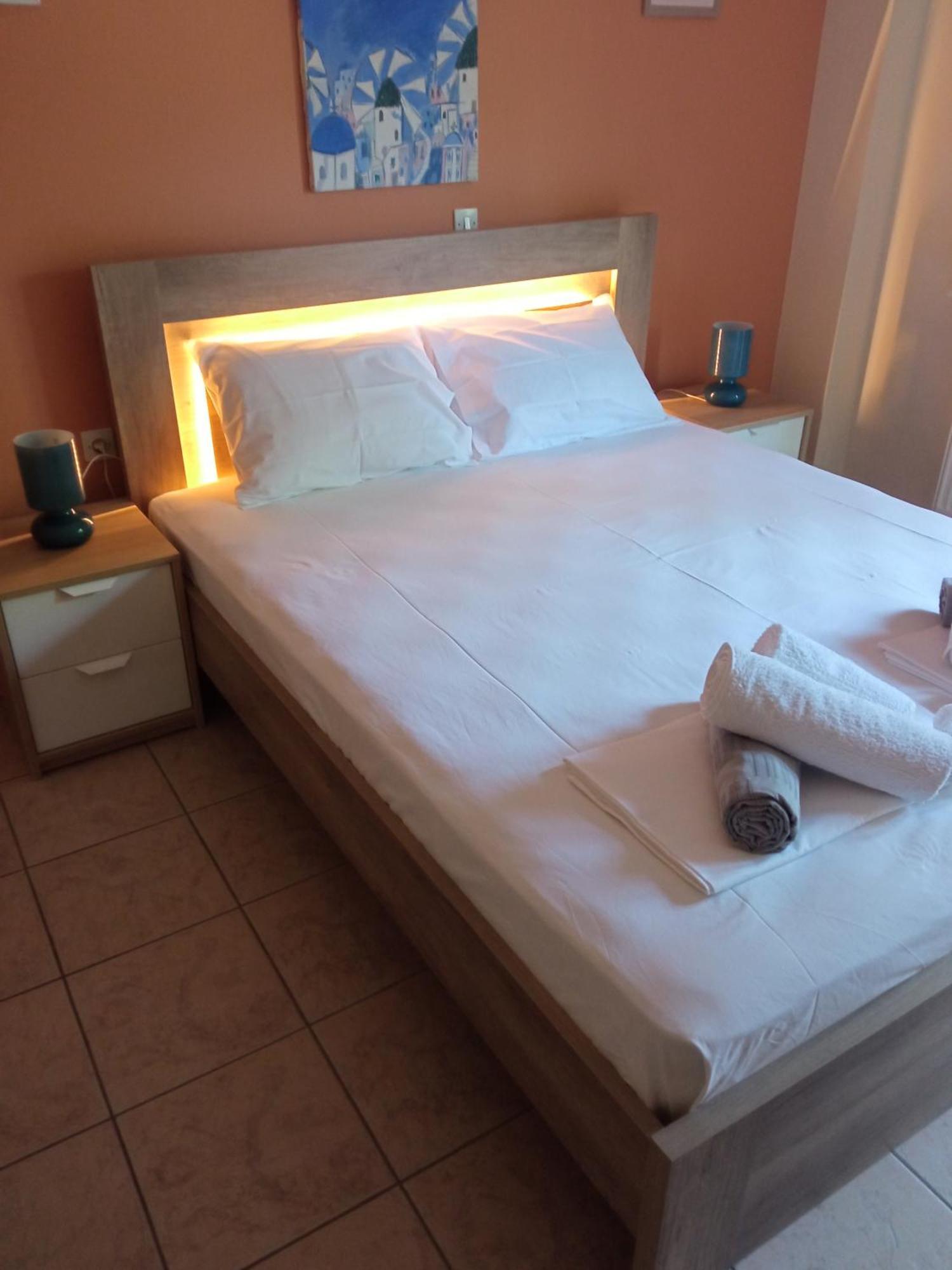 Apartamento Sofia'S Garden Néa Péramos Exterior foto